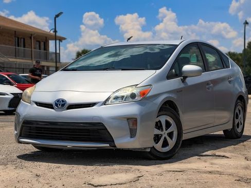 Used 2015 Toyota Prius Four image 1