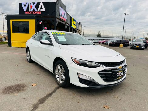 Used 2020 Chevrolet Malibu LS w/ Driver Confidence Package II image 3