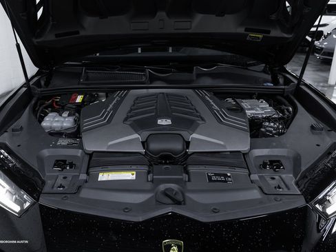 Used 2023 Lamborghini Urus S image 4
