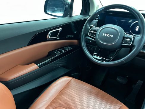 Used 2024 Kia Carnival SX Prestige FWD image 12