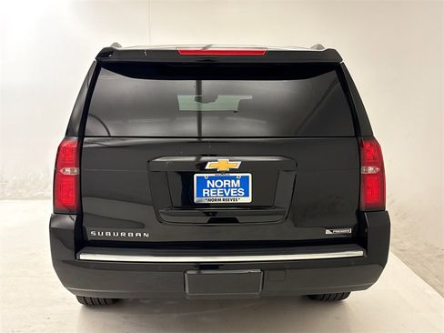 Used 2018 Chevrolet Suburban Premier image 9