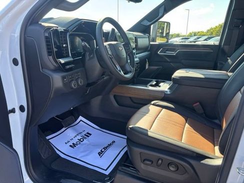 New 2026 Chevrolet Silverado 2500 High Country w/ High Country Premium Package AWD/4WD image 11