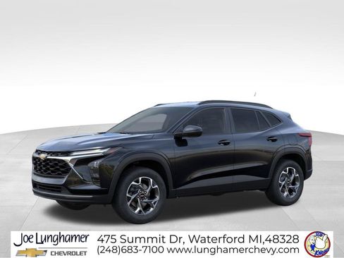 New 2026 Chevrolet Trax LT FWD image 2
