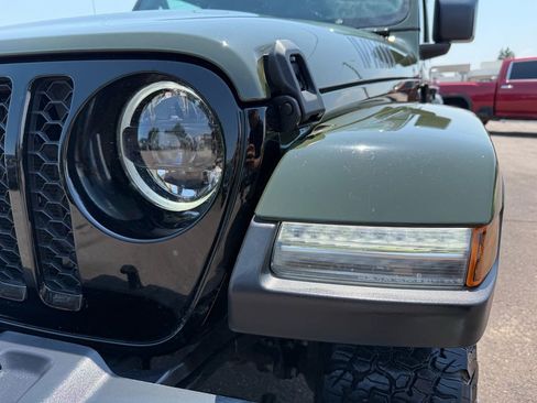 Used 2023 Jeep Gladiator Sport image 9