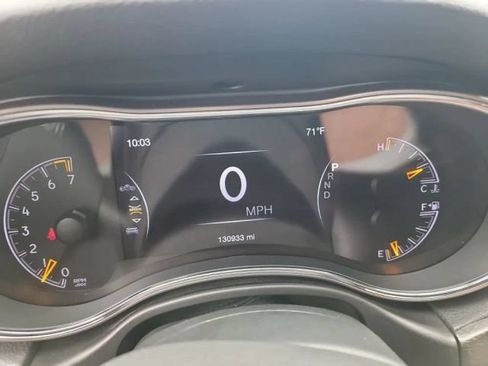 Used 2018 Jeep Grand Cherokee Laredo AWD/4WD image 17