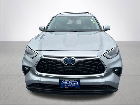 Certified 2023 Toyota Highlander XLE image 3