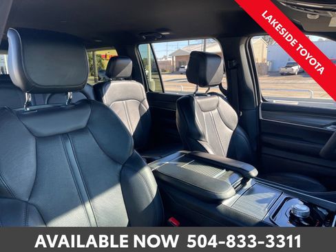 Used 2024 Jeep Wagoneer L Series II image 14