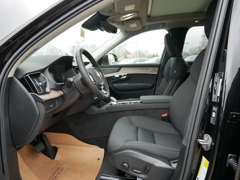 New 2026 Volvo XC90 B6 Plus w/ Protection Package Premier AWD/4WD image 5