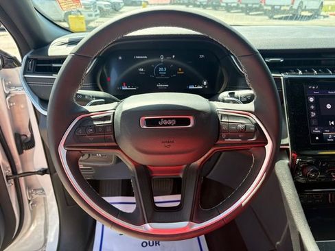 Used 2025 Jeep Grand Cherokee L Laredo AWD/4WD image 15
