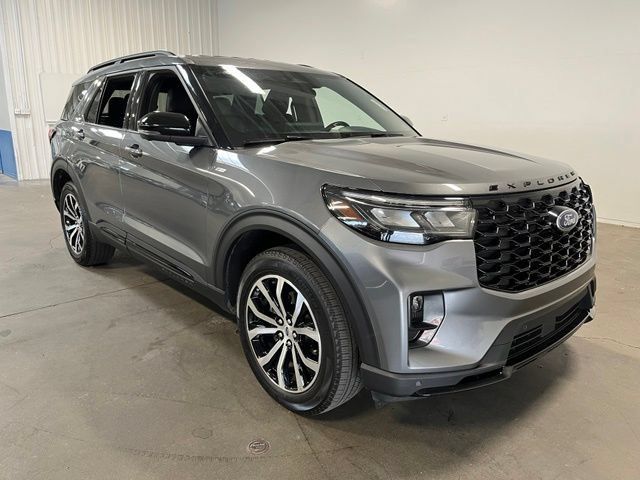 Used 2025 Ford Explorer ST-Line AWD/4WD image 1
