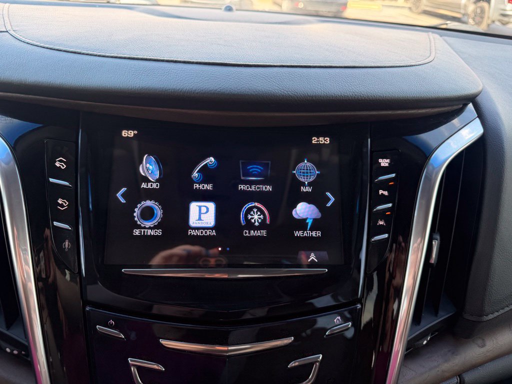 Used 2016 Cadillac Escalade Luxury RWD image 37