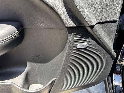Used 2023 Dodge Challenger R/T RWD image 11