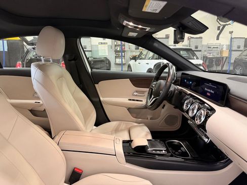 Used 2022 Mercedes-Benz A 220 4MATIC image 29