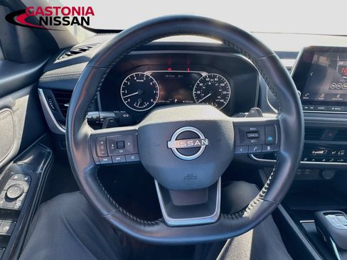 Used 2025 Nissan Rogue SV AWD/4WD image 14