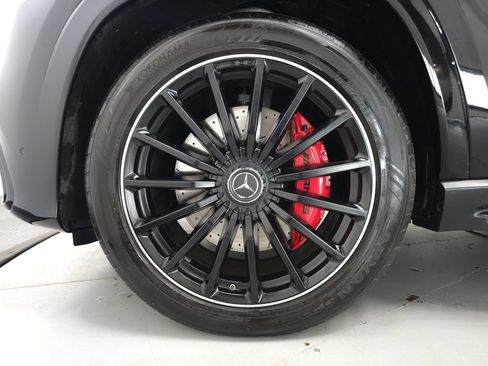 Used 2025 Mercedes-Benz GLS 63 AMG 4MATIC image 40