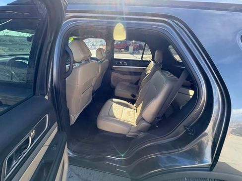Used 2017 Ford Explorer XLT w/ Equipment Group 202A image 26
