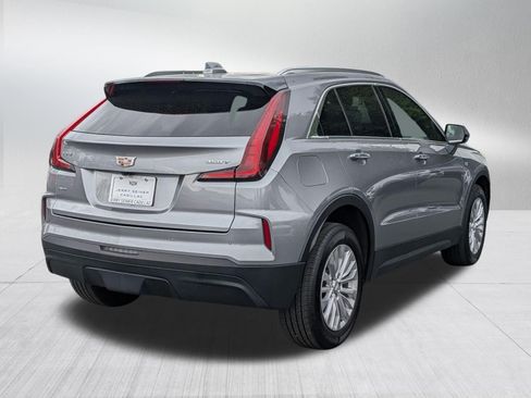 Used 2024 Cadillac XT4 Luxury w/ Cold Weather Package AWD/4WD image 5