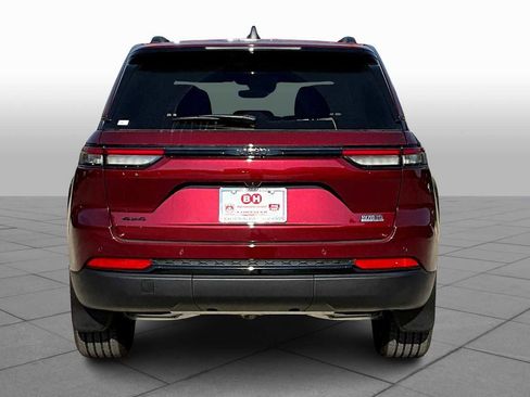 New 2025 Jeep Grand Cherokee Altitude image 5