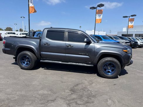 Used 2021 Toyota Tacoma TRD Sport w/ TRD Premium Sport Package RWD image 8