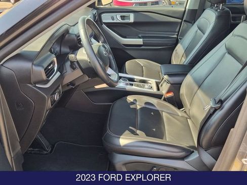 Used 2023 Ford Explorer XLT w/ Equipment Group 202A AWD/4WD image 14