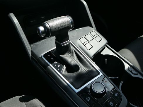 Used 2023 Kia Sportage LX FWD image 19