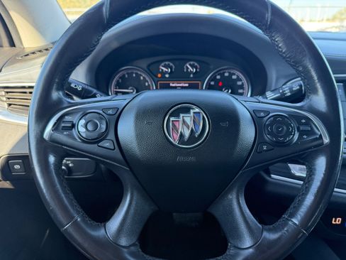 Used 2020 Buick Enclave Essence image 27