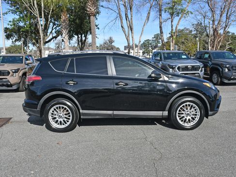 Used 2017 Toyota RAV4 XLE image 5