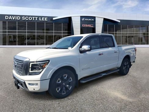 Used 2022 Nissan Titan Platinum Reserve w/ Moonroof Package AWD/4WD image 2