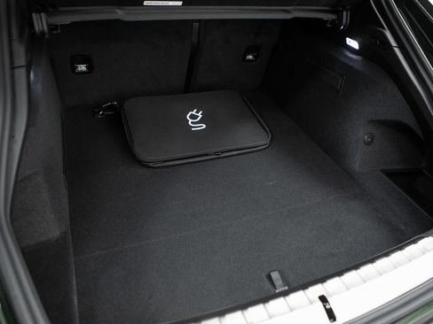New 2026 Porsche Taycan 4S AWD/4WD image 38