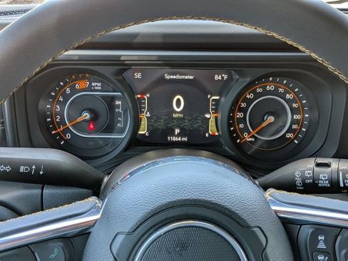 Used 2024 Jeep Wrangler Unlimited Sahara w/ Technology Group AWD/4WD image 27