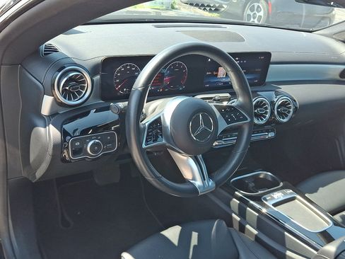 Used 2025 Mercedes-Benz CLA 250 4MATIC image 25