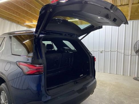 Used 2023 Chevrolet Traverse LT w/ LPO, Floor Liner Package image 10