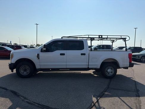 Used 2018 Ford F250 XL w/ Power Equipment Group RWD image 3