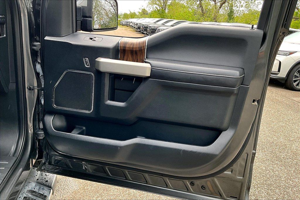 Used 2020 Ford F150 Lariat RWD image 23