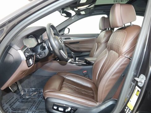 Used 2023 BMW M550i xDrive image 13