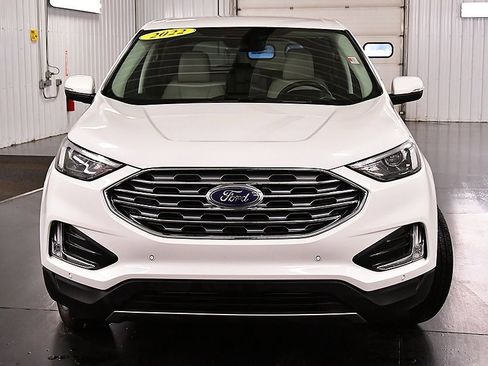 Used 2022 Ford Edge Titanium image 2