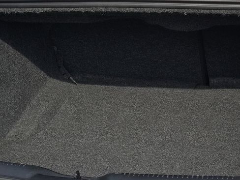 Used 2019 Chrysler 300 Limited RWD image 8