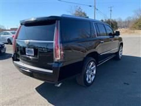 Used 2016 Cadillac Escalade ESV Premium image 4