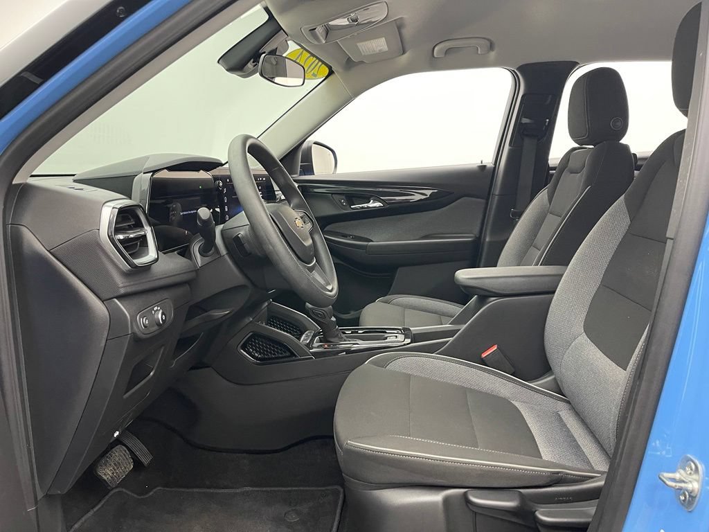 Used 2024 Chevrolet TrailBlazer LS w/ LS Convenience Package FWD image 15
