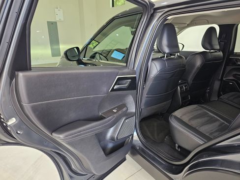 Used 2025 Mitsubishi Outlander SE AWD/4WD image 18