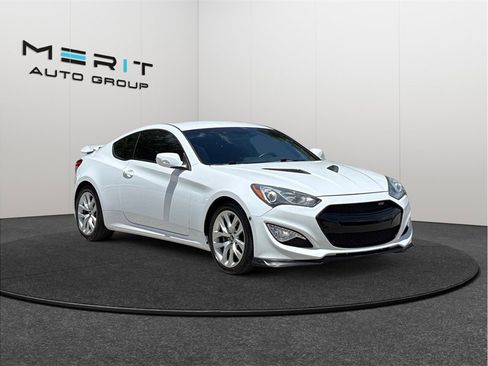 Used 2016 Hyundai Genesis 3.8 RWD image 1