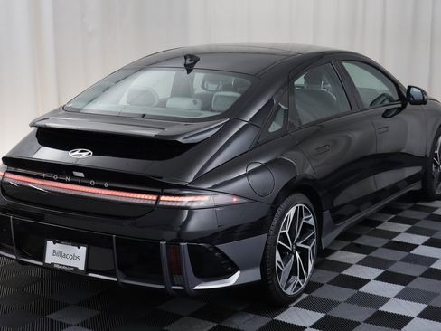 Used 2024 Hyundai Ioniq 6 Limited image 20