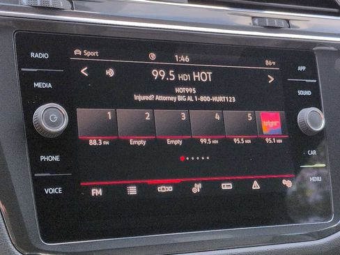 Used 2023 Volkswagen Tiguan SE R-Line image 31