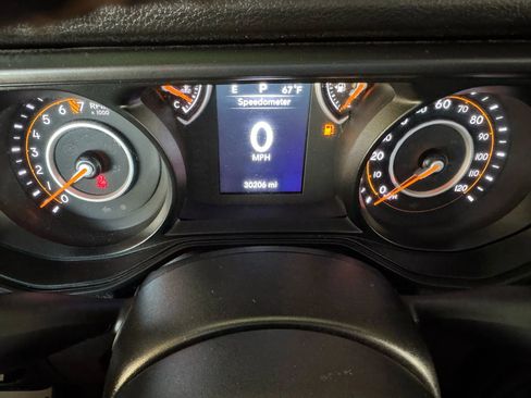 Used 2025 Jeep Gladiator Sport image 13