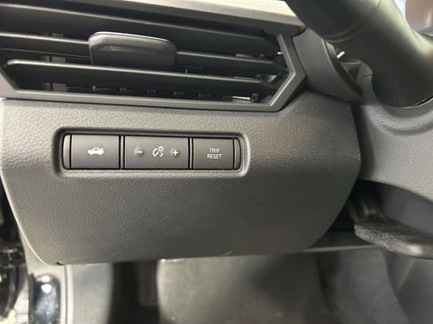 Certified 2025 Nissan Altima 2.5 SR image 15