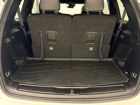 Used 2025 Jeep Grand Cherokee L Altitude image 11