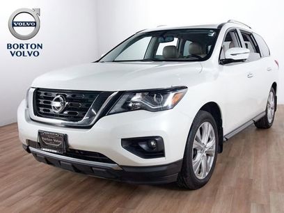 Used 2018 Nissan Pathfinder SL w/ SL Premium Package