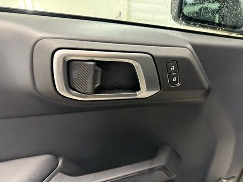 New 2025 Ford Bronco Badlands image 14