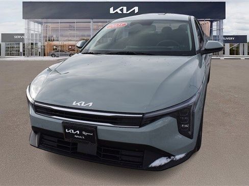New 2025 Kia K4 LXS image 7