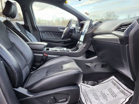 Certified 2022 Ford Edge ST image 11